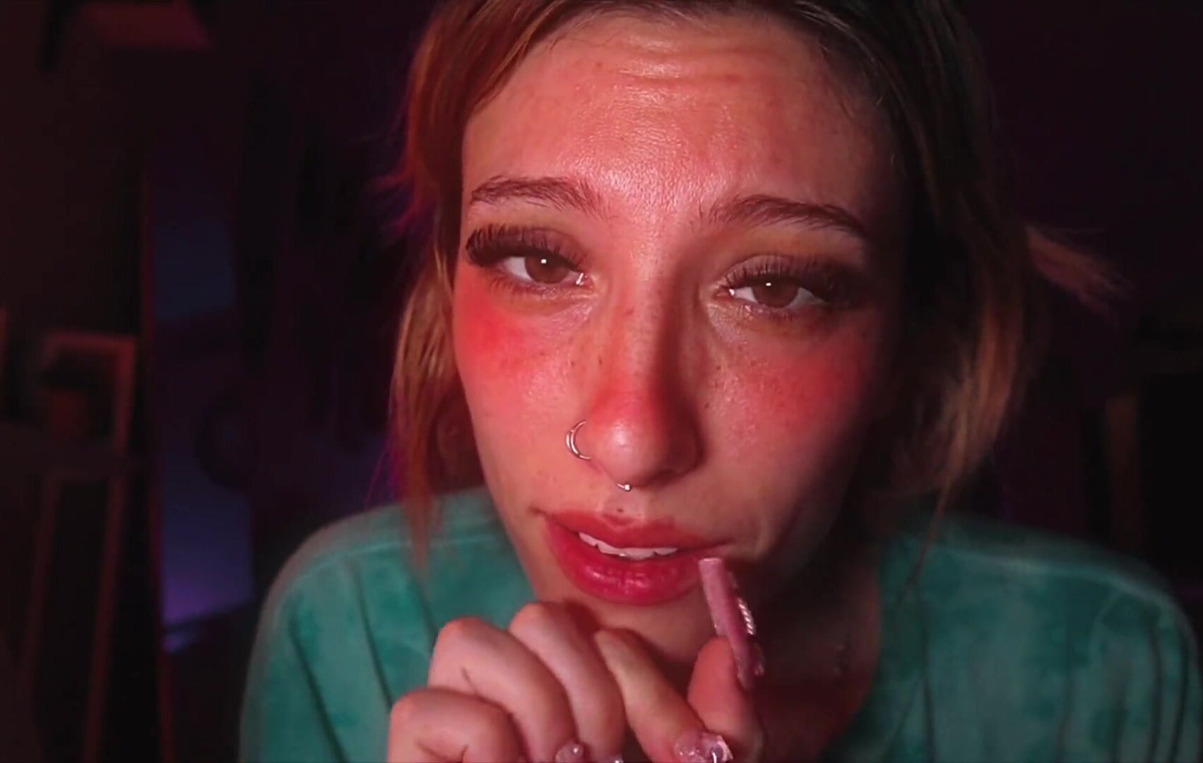 Elle Marz - Yandere bully gives nerd shrinking potion ASMR.