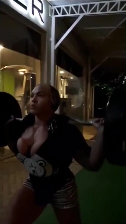 Amazonka Trains At The Gym In 2018
