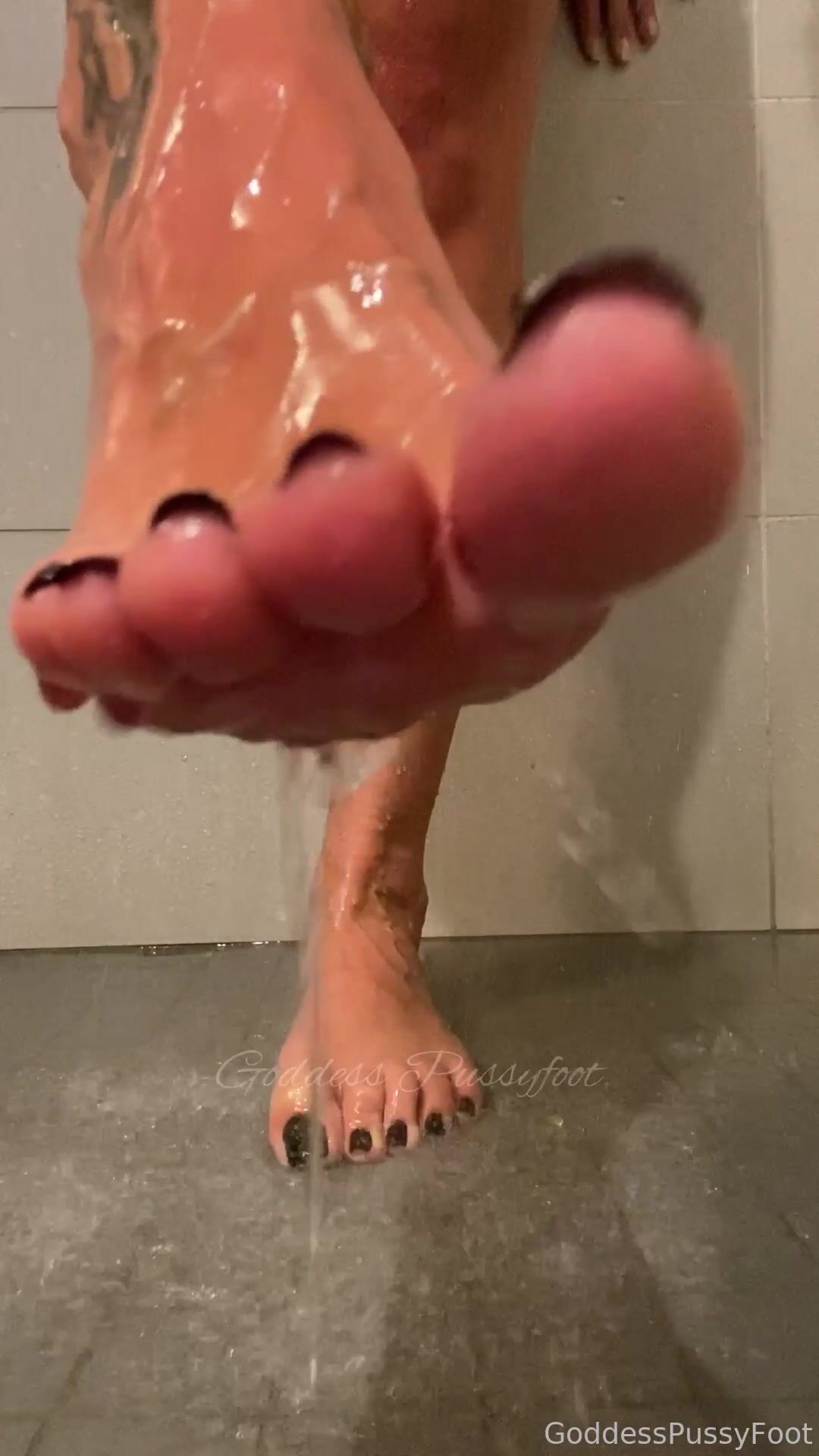 Goddesspussyfoot naked Shower