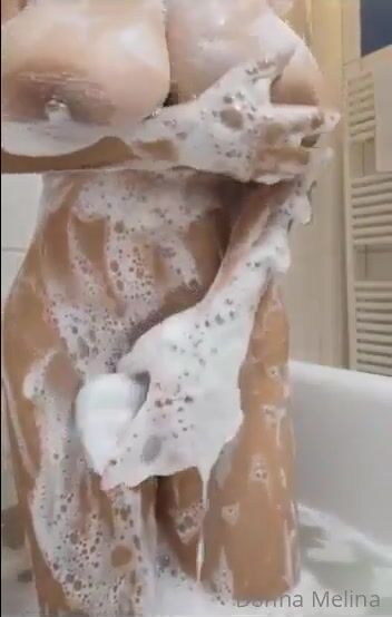 Model Melina 7