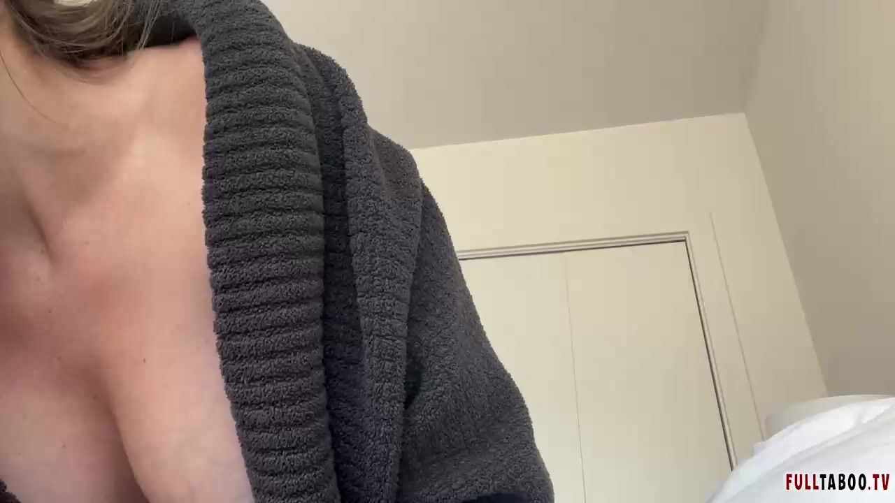 Nicolette Bloom – Mom prefers step son’s penis