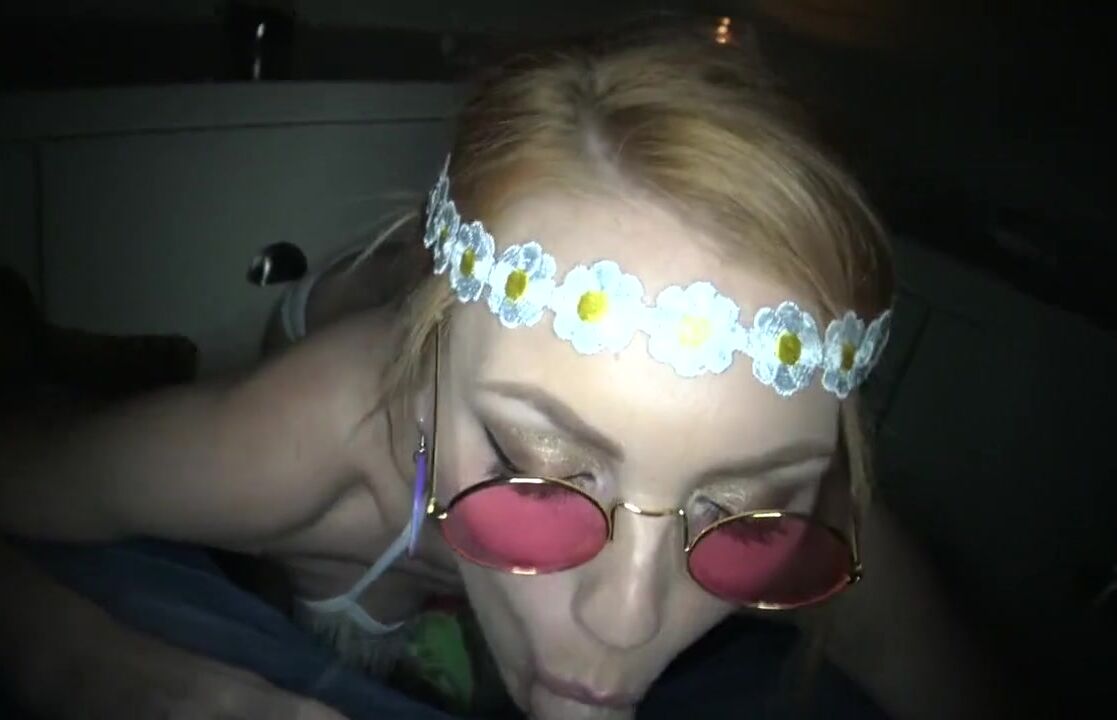 Jenny Blighe - Hippie girl gives a Blowjob while smoking