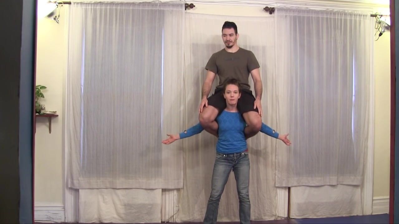 veve lane shoulder lift and carry
