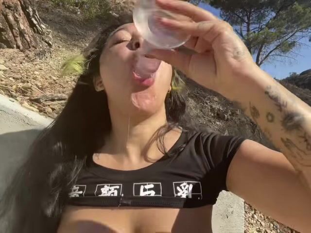 Super Thick Ebony Lets You Fuck Her In Public