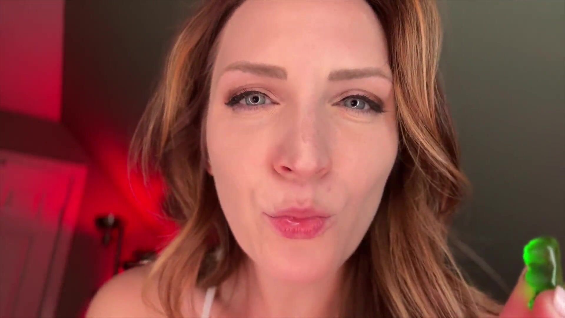 Sneeze Goddess - A Giantess Christmas Vore Special.