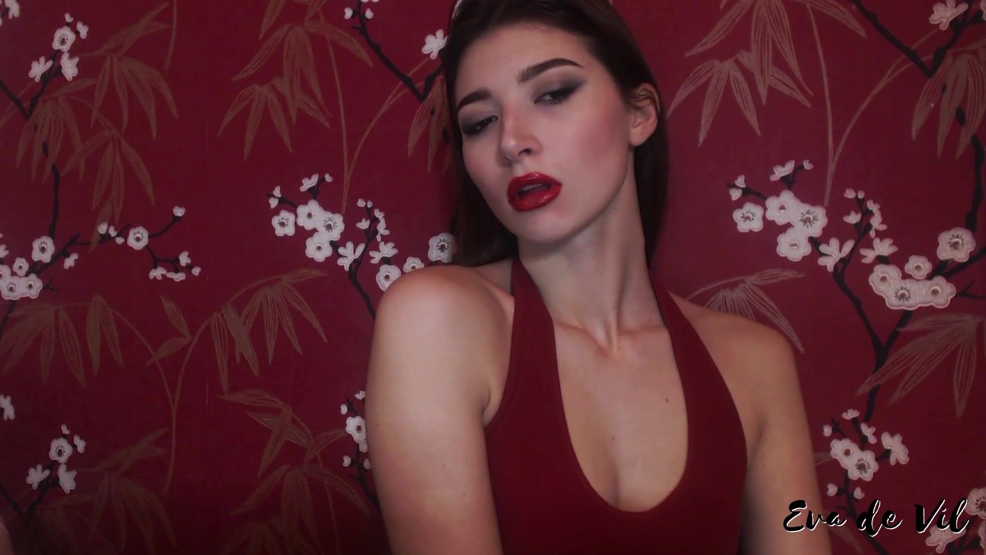 Eva de Vil - Luscious Red Lip Worship