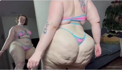 Laneyblue dancing and clapping to the music