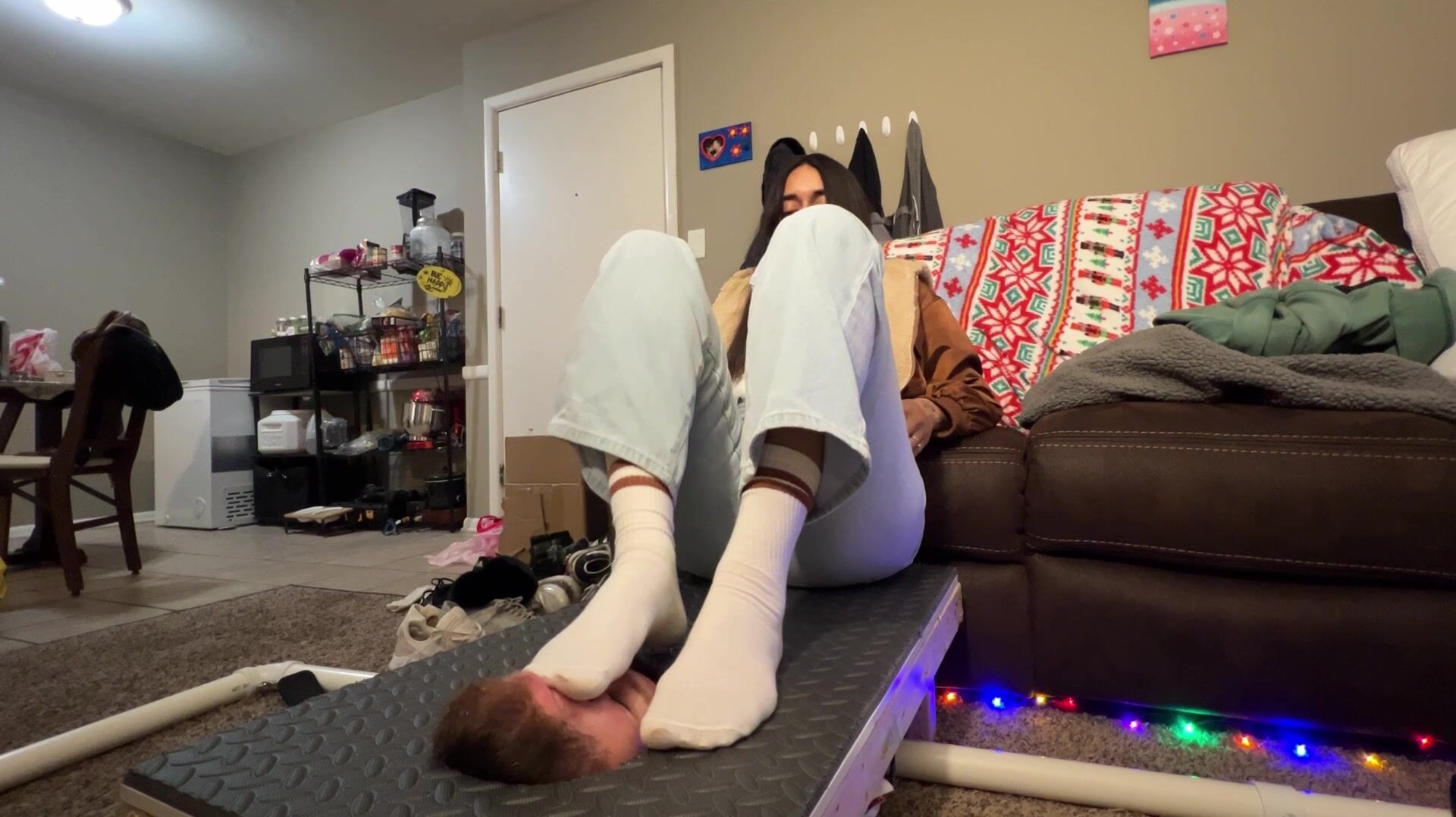 Goddess Ellen - Rewarded with Stinky Feet