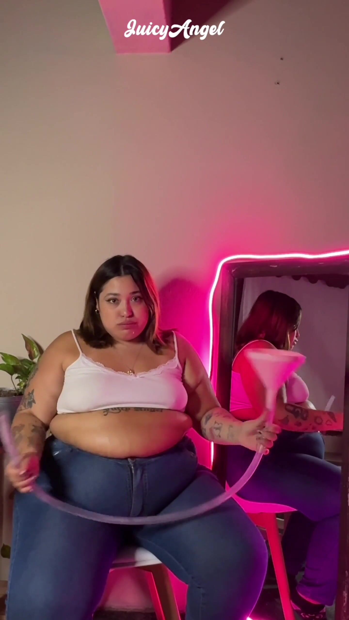 Juicyangel_funnelburger