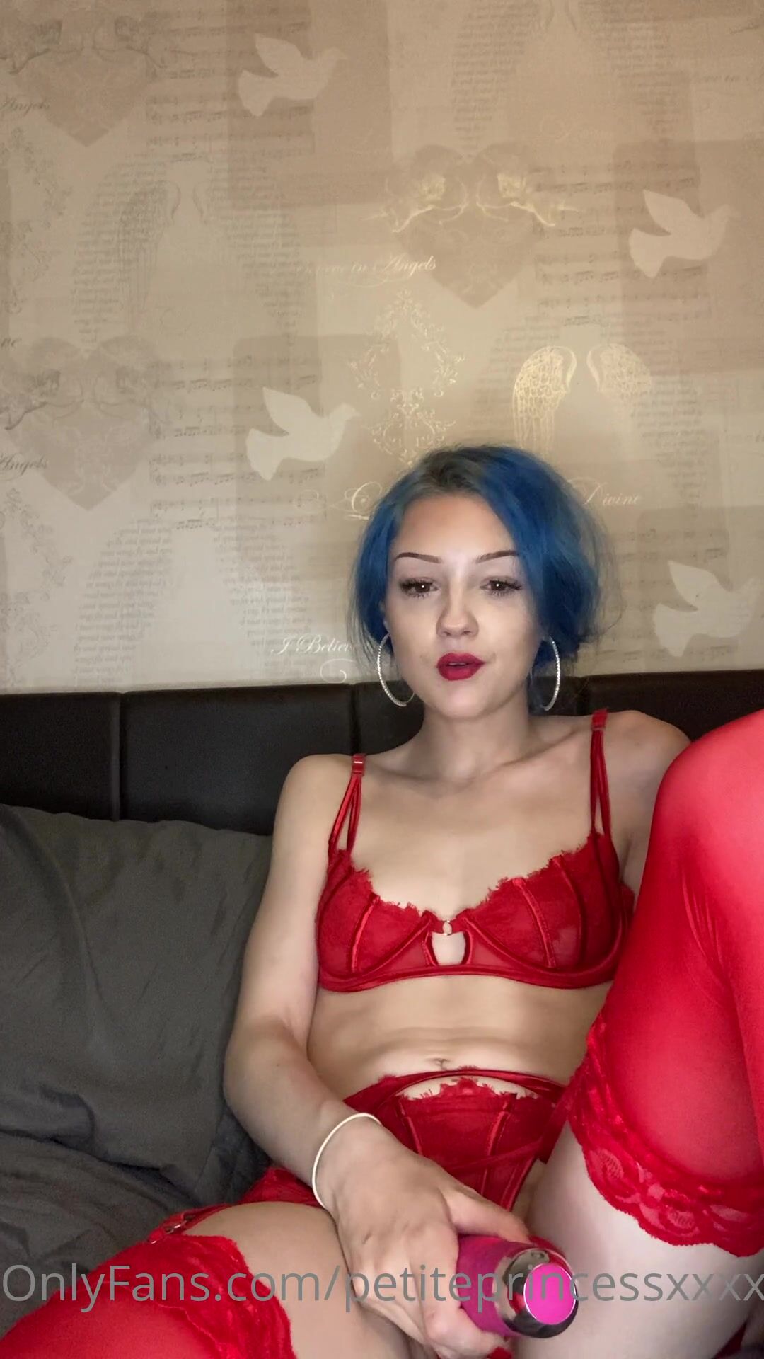 Mrspetitexxx onlyfans red stockings JOI