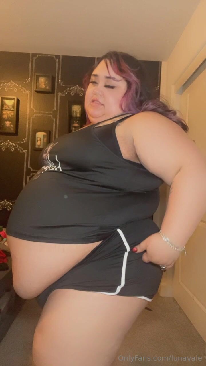 Luna Vale outgrown clothes