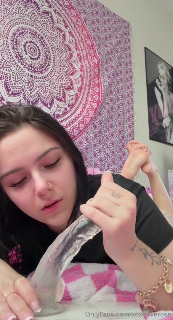 Xoxoeverose Blowjob/Footjob Dildo