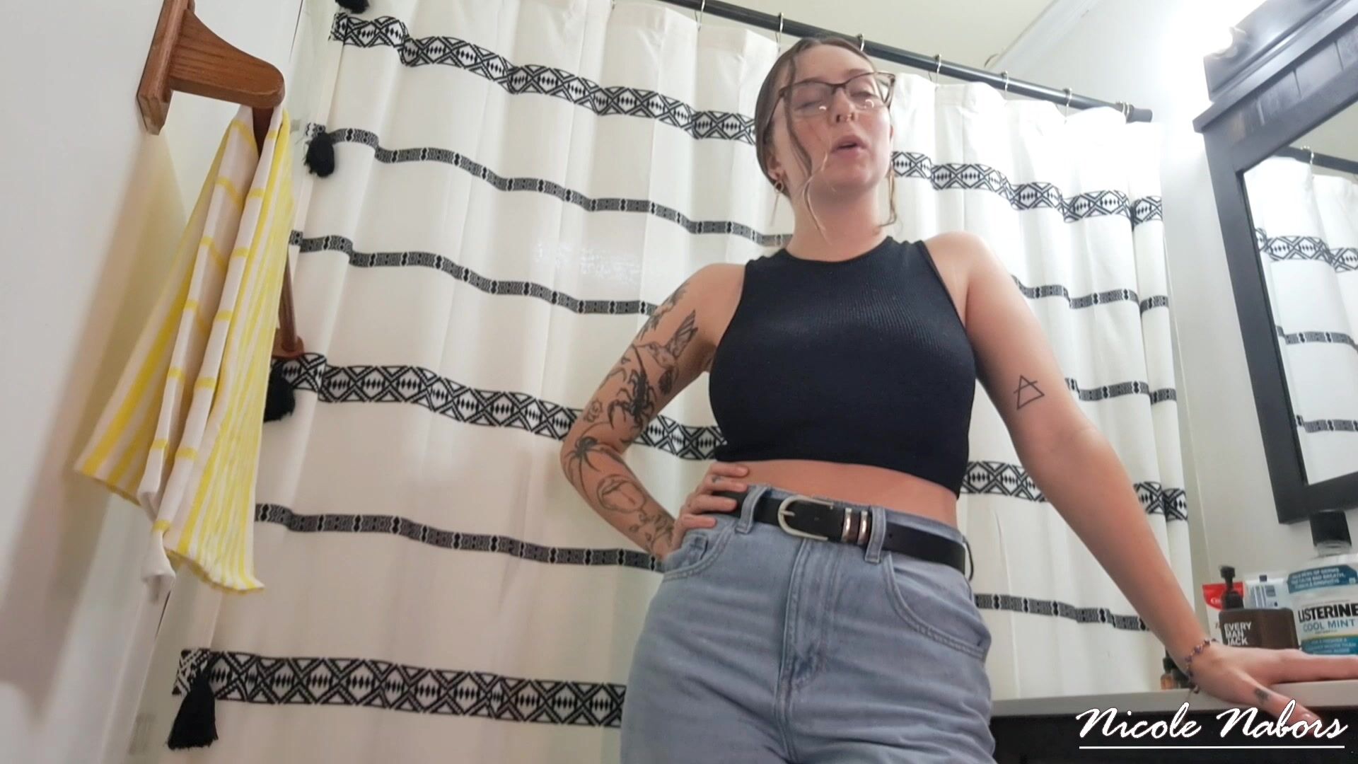 Nicole Nabors - His Toilet