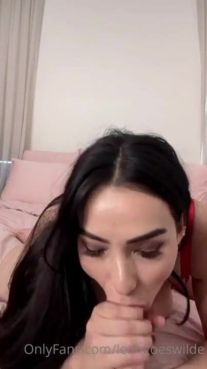 leahgoeswilde sexy valetine