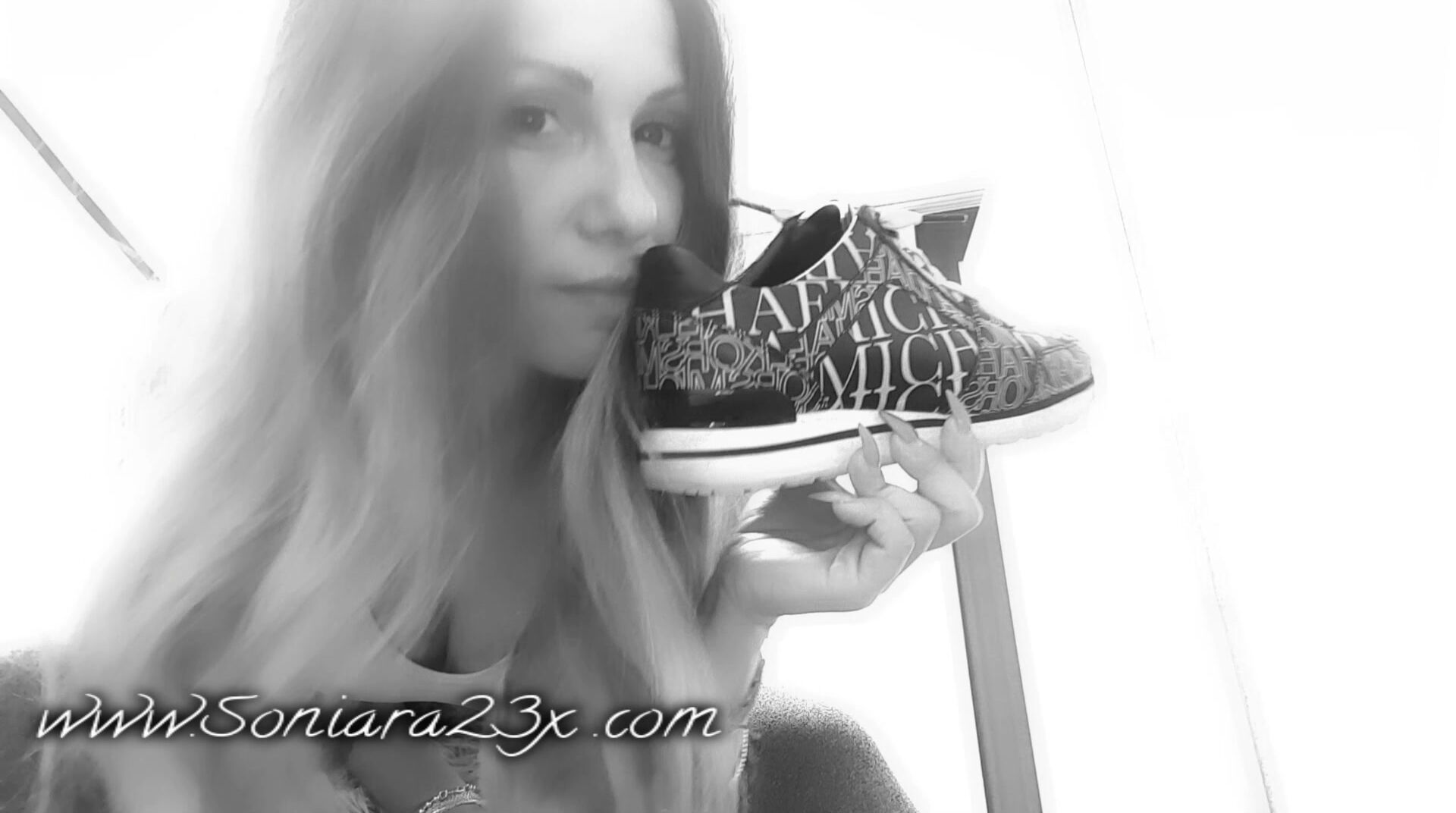 Findom Sonia - Lick my sweat - Spanish audio