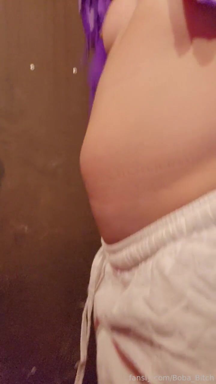 Boba_Bitch hot pee