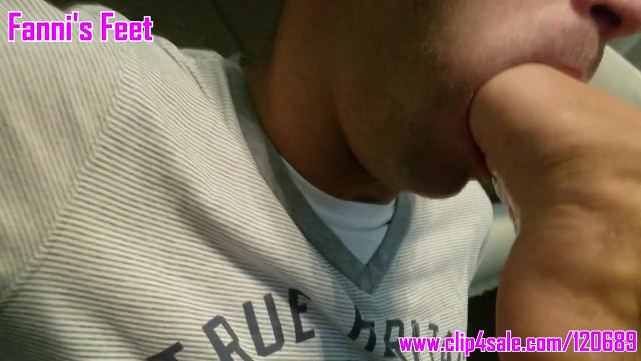 Mistress Fanni sexy foot gagging