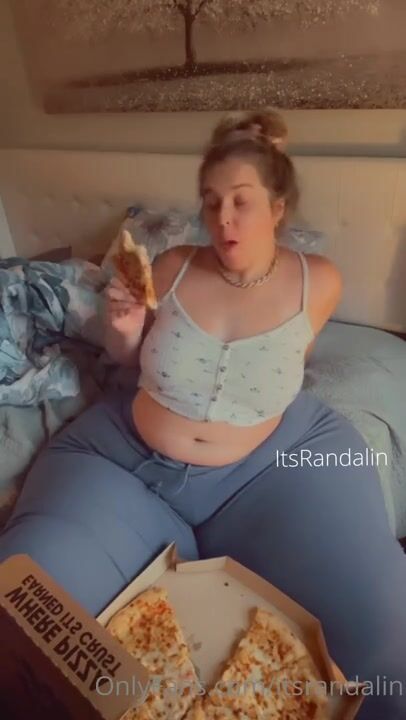 Itsrandalin - Pizz Stuffing