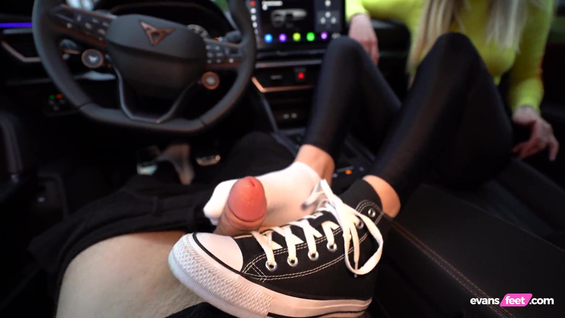 EvansFeet - She Did A Shoejob In Her Converse In My Car 4K