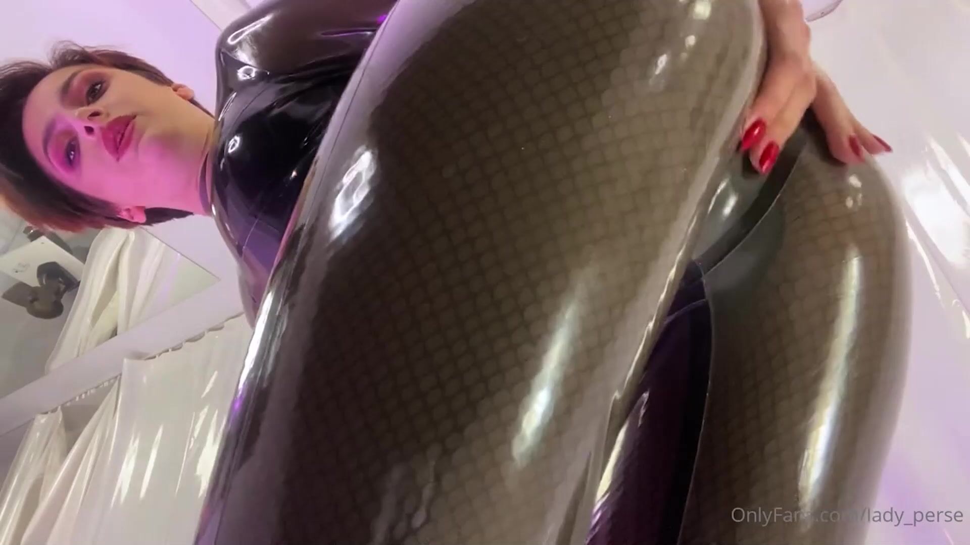 PerseLadyGoddess - You will be my latex shining slave POV