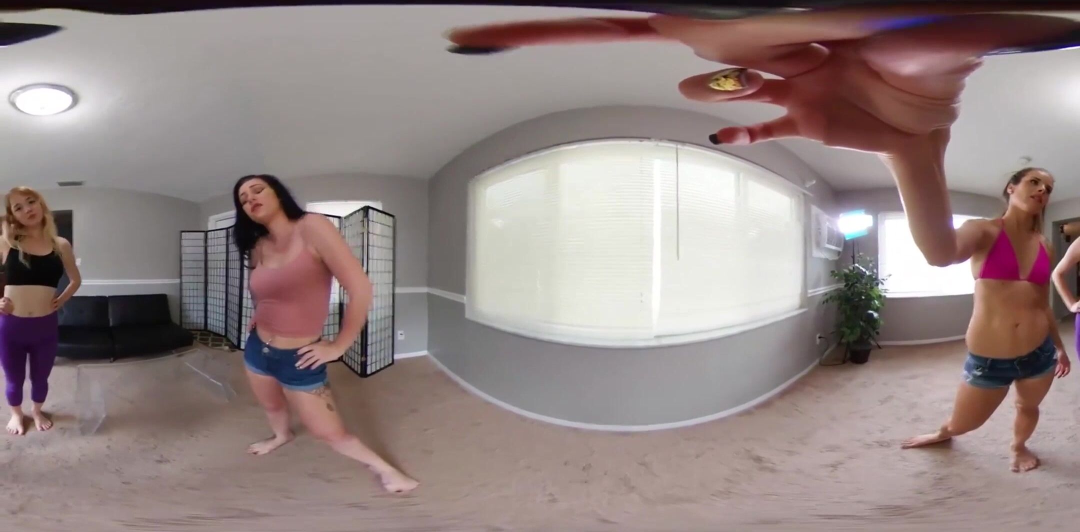 Sunshine Giantess VR