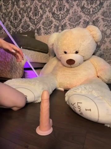 ilittleheart - onlyfans dildo