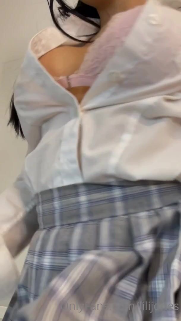 Lili Jonez - onlyfans schoolgirl solo