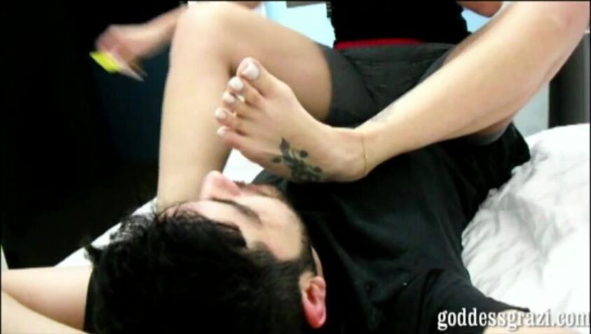 GODDESS GRAZI - PEDICURE SLAVE