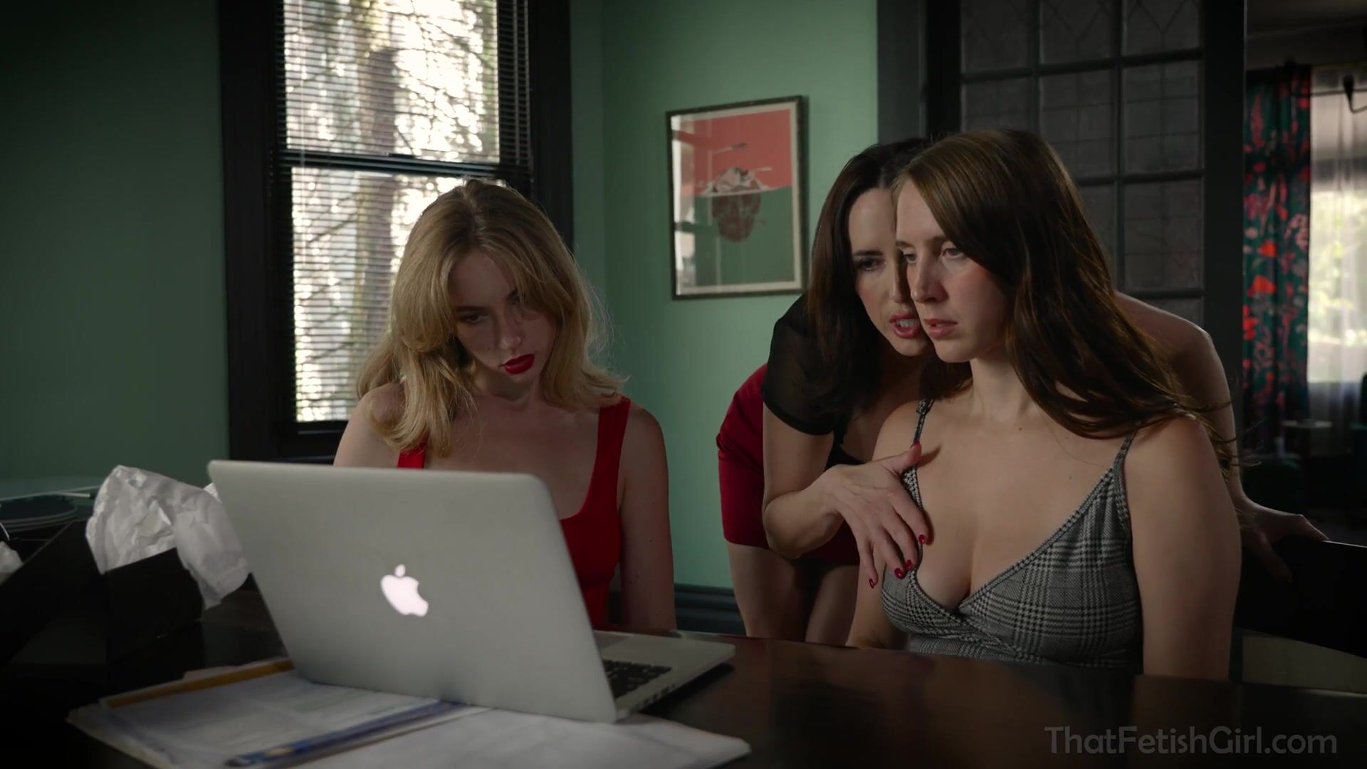 Stella Elle hypno office threesome