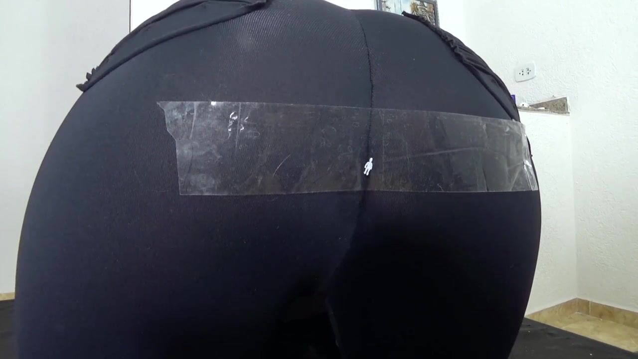 NEWMFX - Scarlet White farting on little guy
