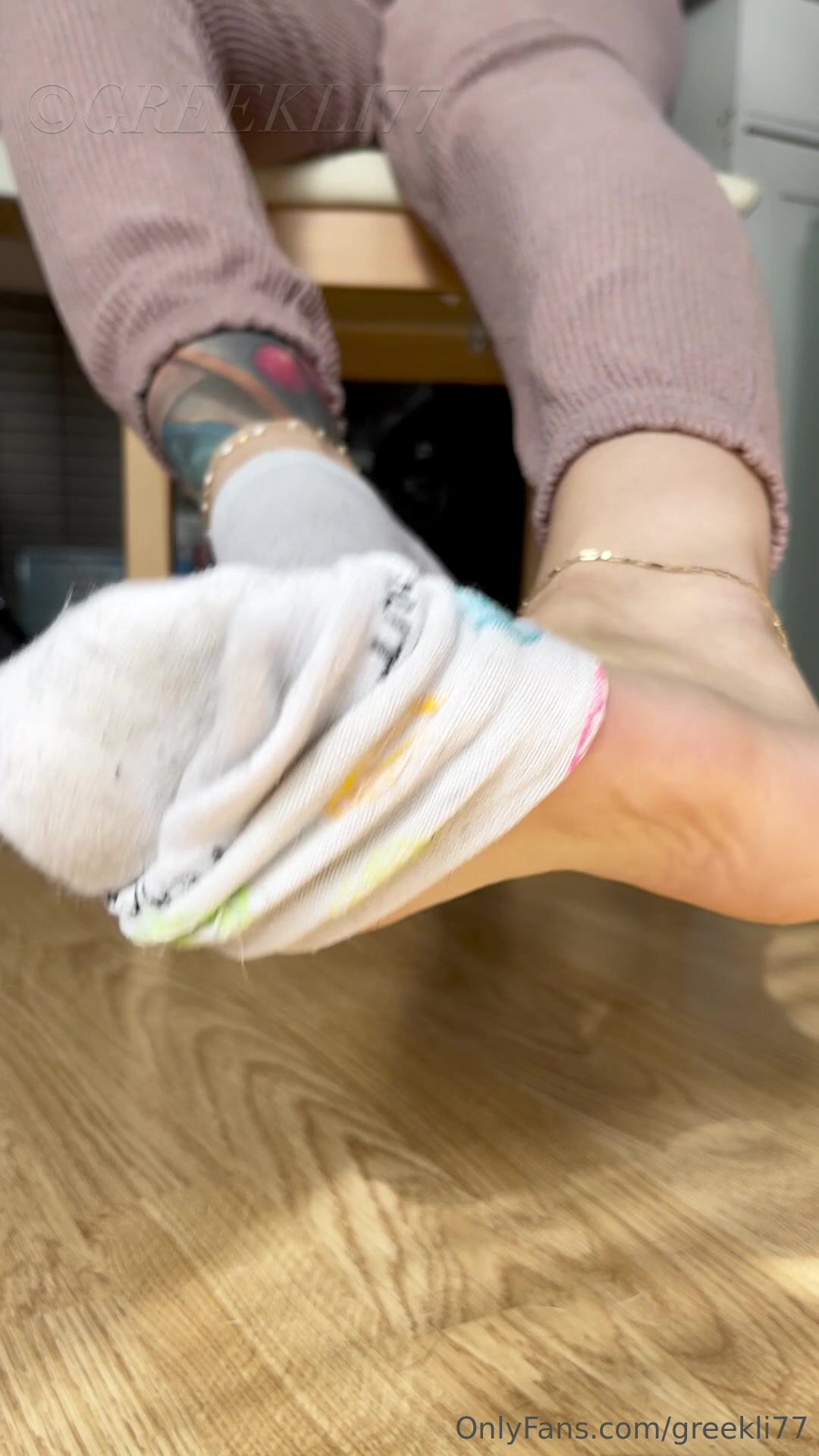 greekli77 - Dirty sock handless removal with dirty sole JOI