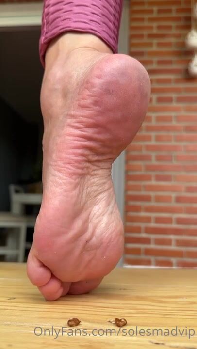 Giantess Solesmad crush