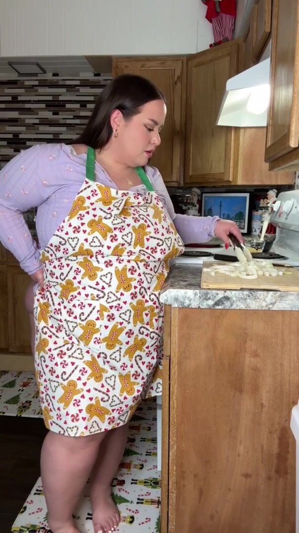 Your gassy bbw is cooking for you