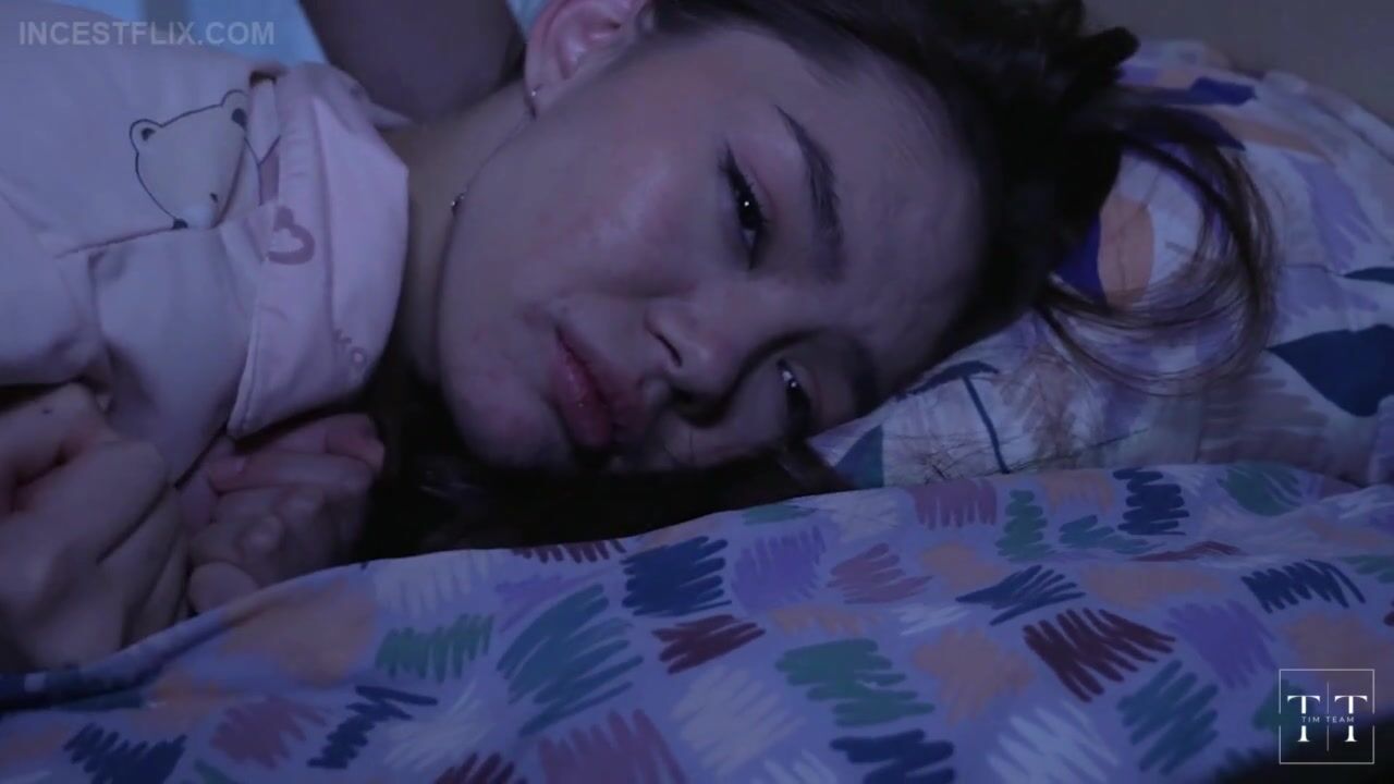 Kwini Kim - My Abusive Dad Is In My Room Again