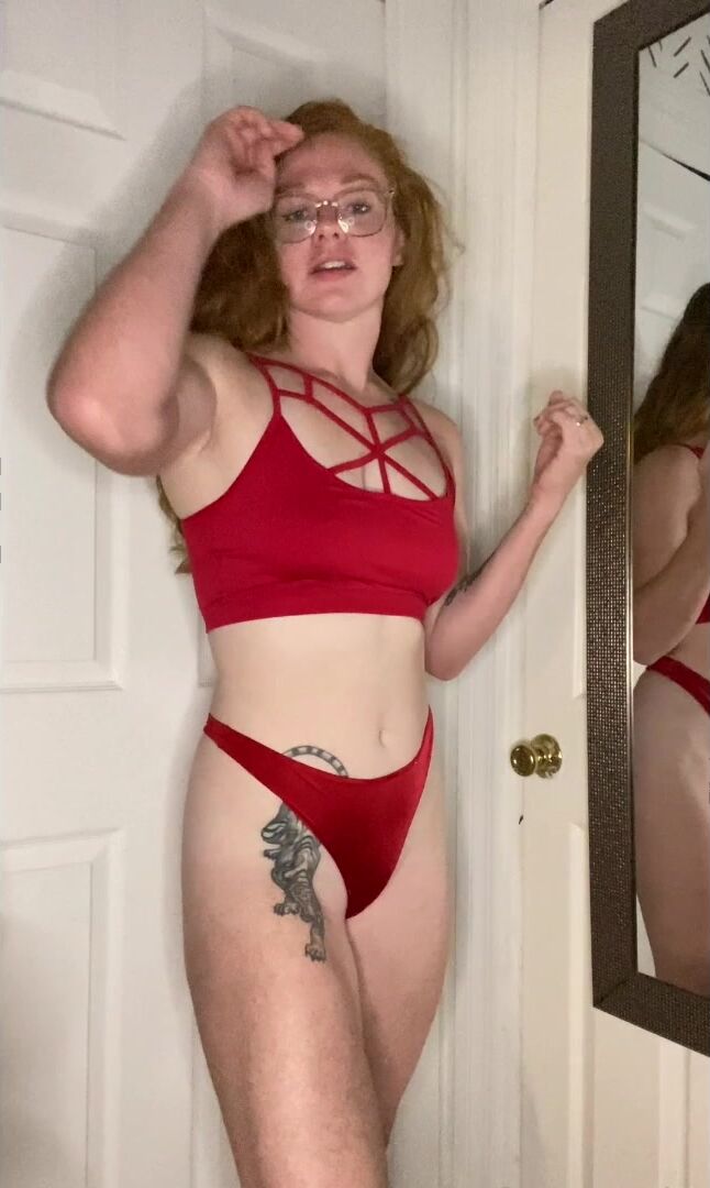 Mistress Oliv Muscle