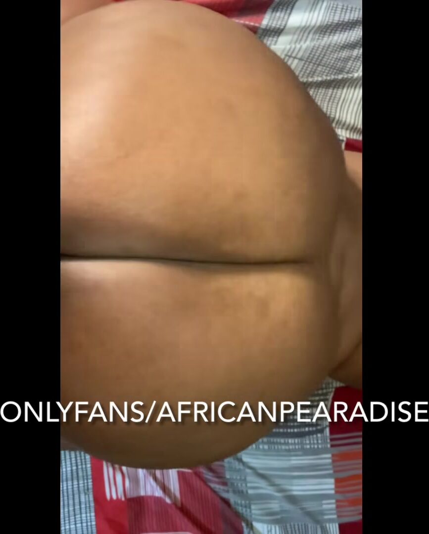 African Pearadise ride dick and takes dick from the back