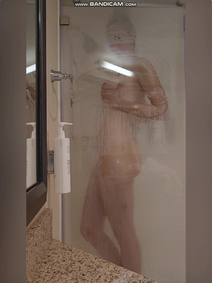 Giant ekaterina lisina taking a shower