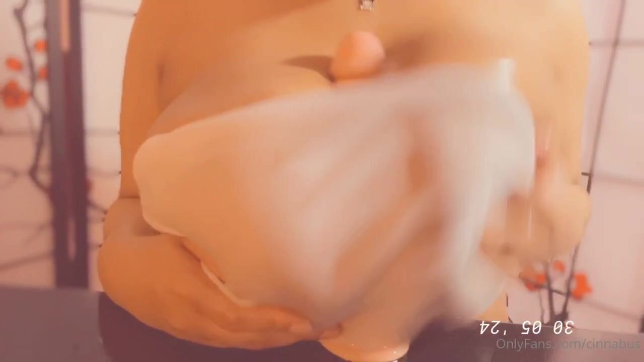 Cinnabus - mommy oil titfuck