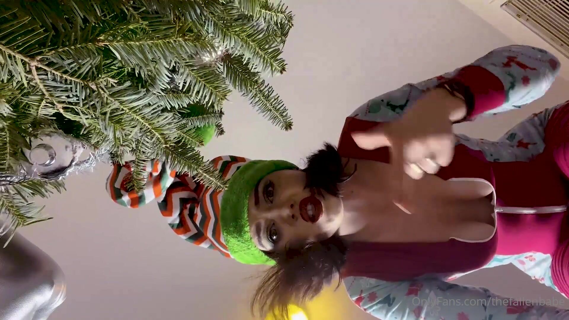 Fallen babe giantess elf