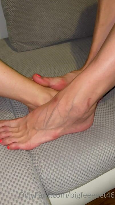 Compare big feet