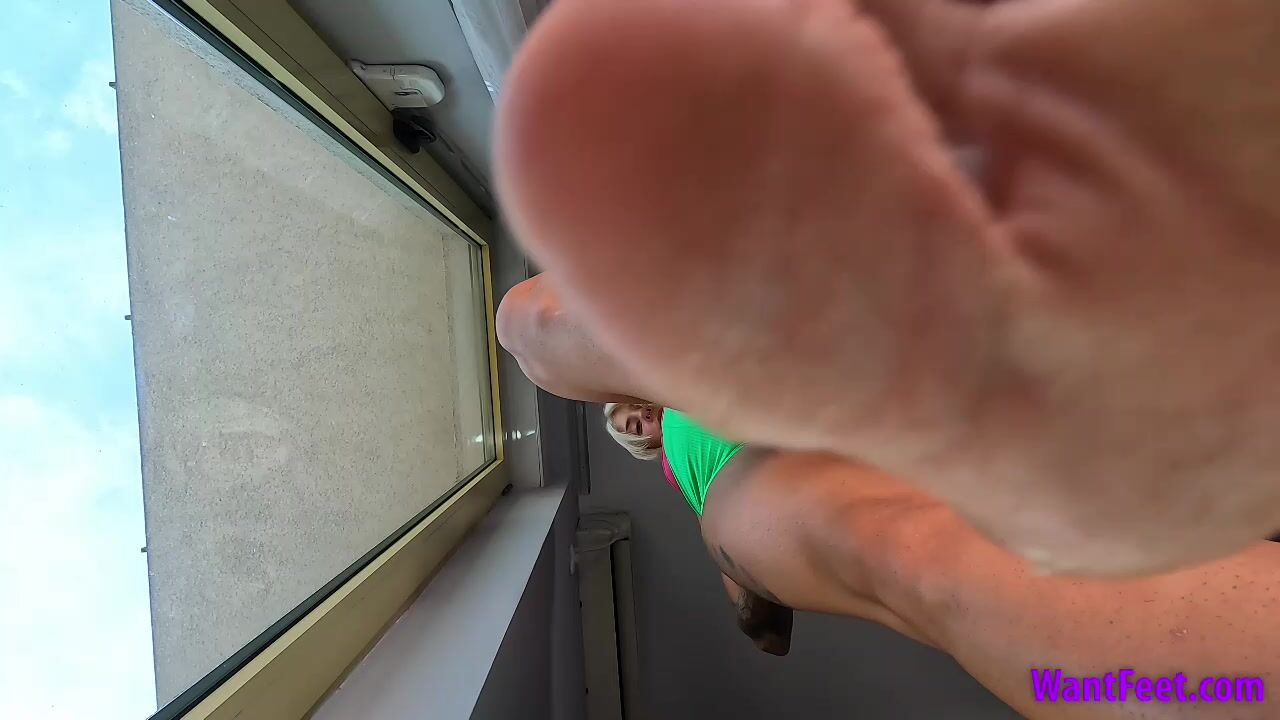 Melissa Giantess Lady