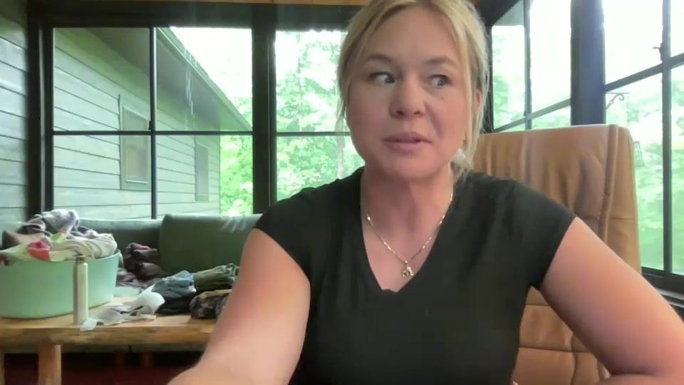 wisco_woman  2025-06-03  1704