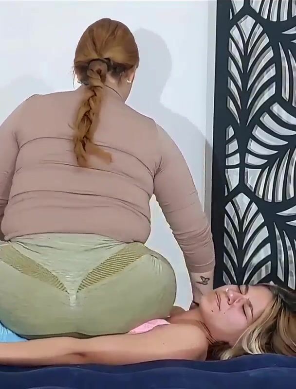 Crushingplay - Chest sitting 3