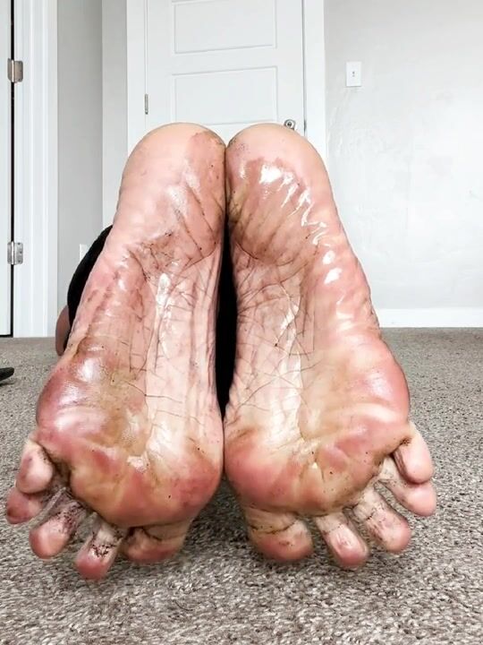 Dirty soles wrinkle queen