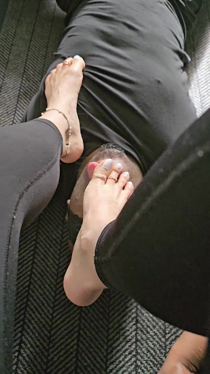Miss Sophia white foot smother