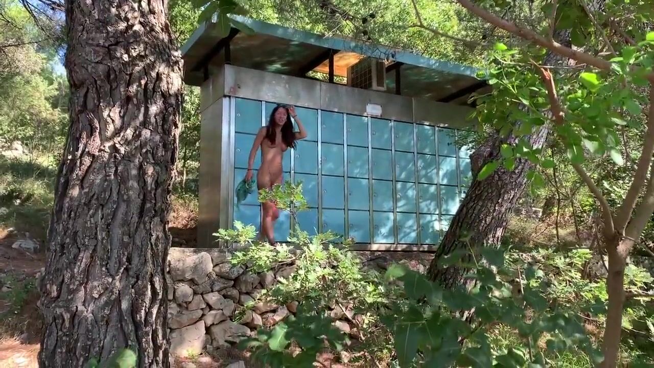 Nude Traveling Witch(YouTuber)