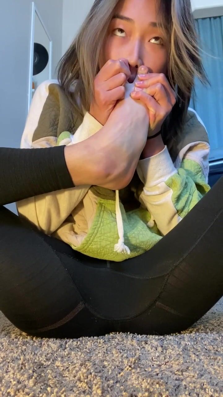 Asian Girl Self Foot Worship
