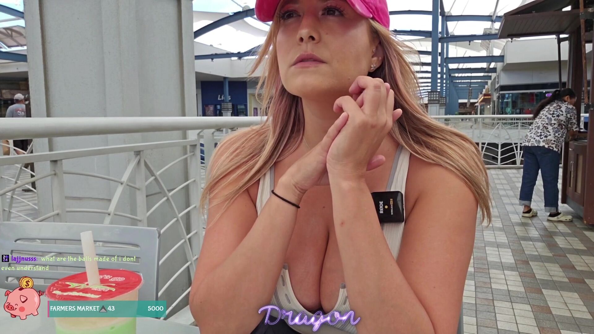 Theoneandonlydragon public stream look at that cleavage you can tell how big her boobs are