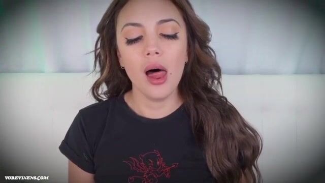 Giantess vore swallow