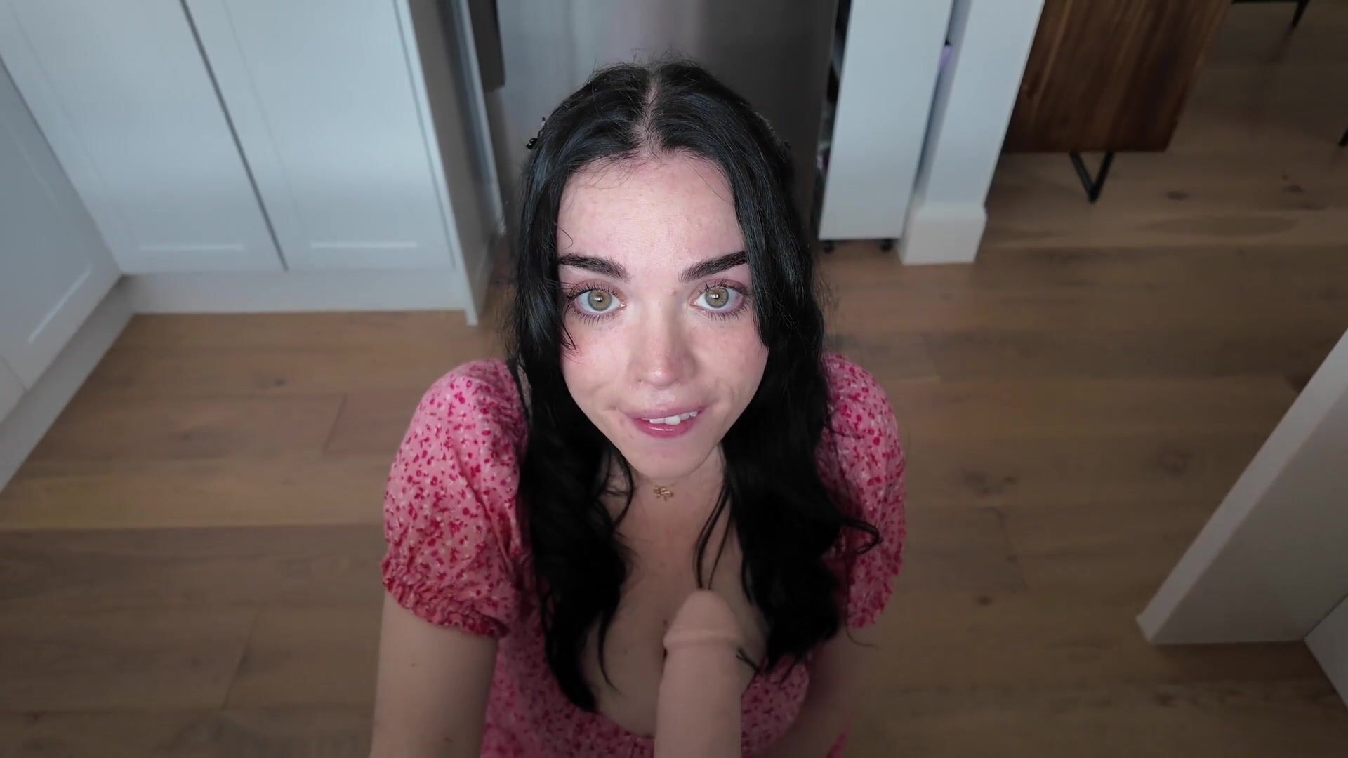 HeyEllieBeth - cute stepsis can't resist sucking your cock